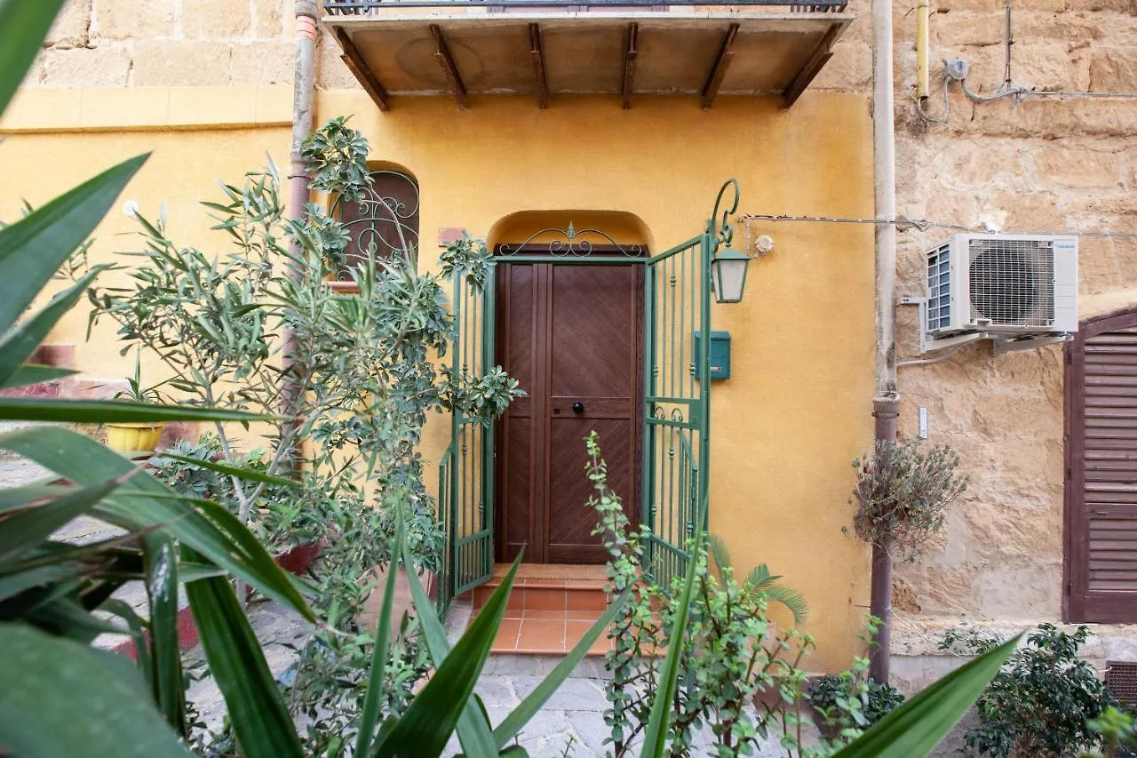شقة La Sedia Rossa Historical Centre أغريجنتو